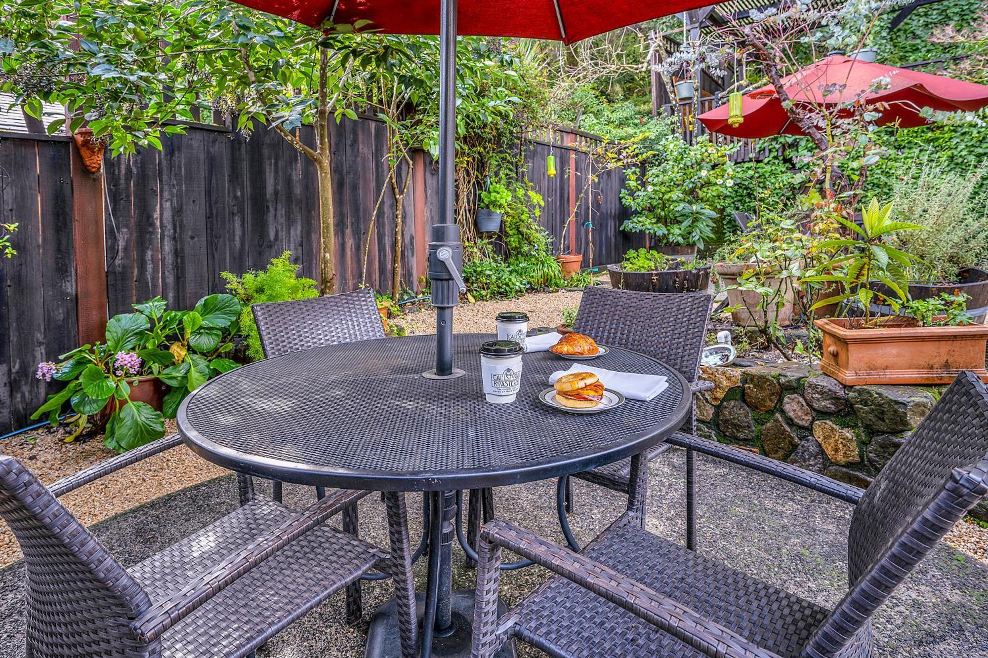 Calistoga Wine Way Inn Экстерьер фото